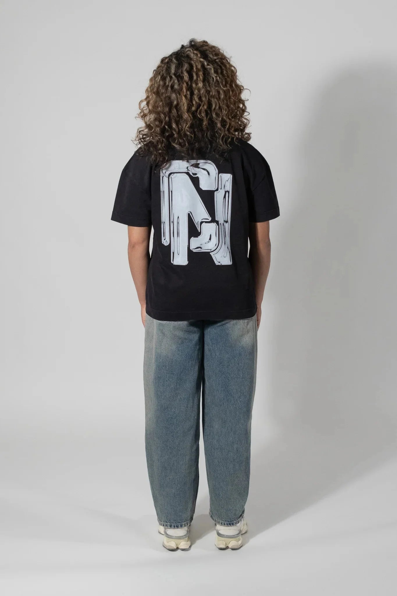 CHIQUE NOIR - CHROME TEE - PEARL BLACK - Mentastore