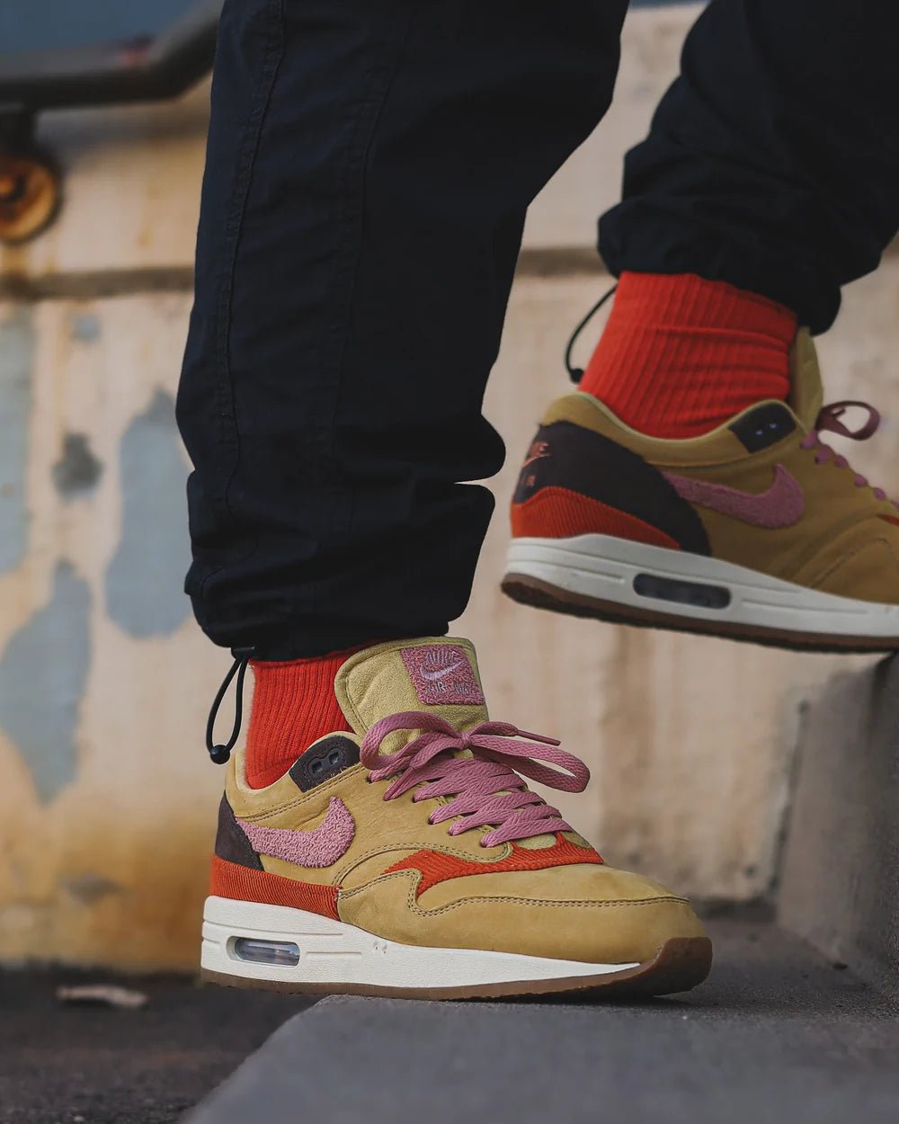 Nike Air Max 1 Crepe Wheat Gold Rust Pink - FD5088-200 - Mentastore