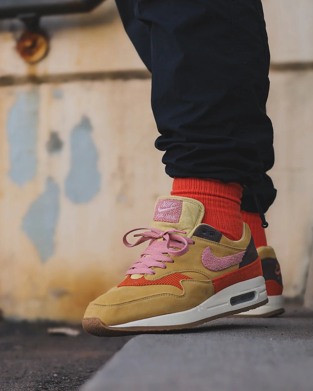 Nike Air Max 1 Crepe Wheat Gold Rust Pink - FD5088-200 - Mentastore