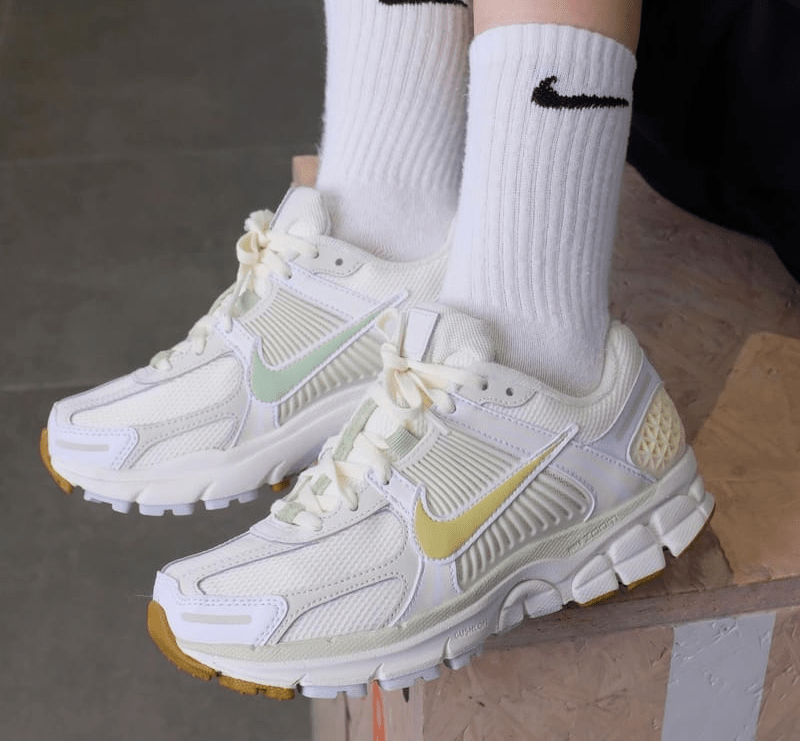 Nike Zoom Vomero 5 Sail Buff Gold - FV3638-171 - Mentastore