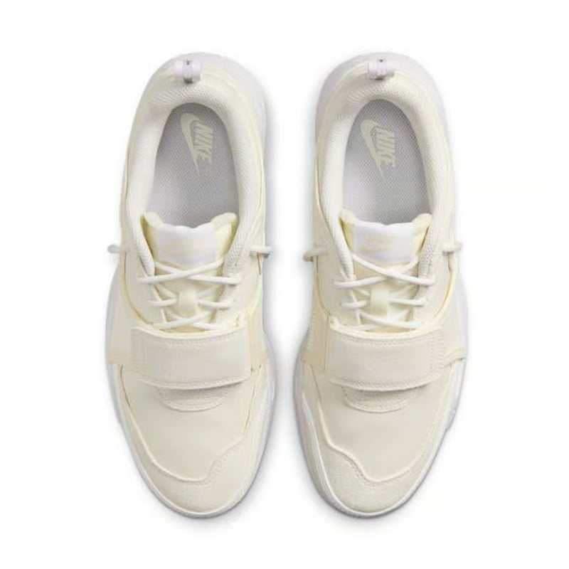 Nike Zoom Field Jaxx SP Travis Scott Sail