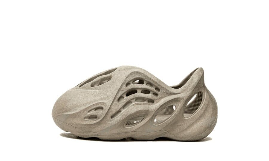 Yeezy Foam RNNR Stone Sage (Infants) - GX7296 - Mentastore