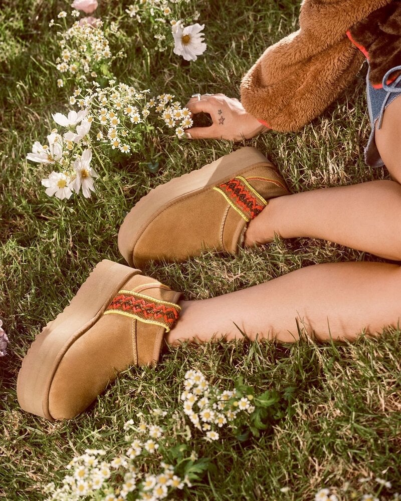 UGG Classic Ultra Mini Braid Boot Chestnut (Women's)
