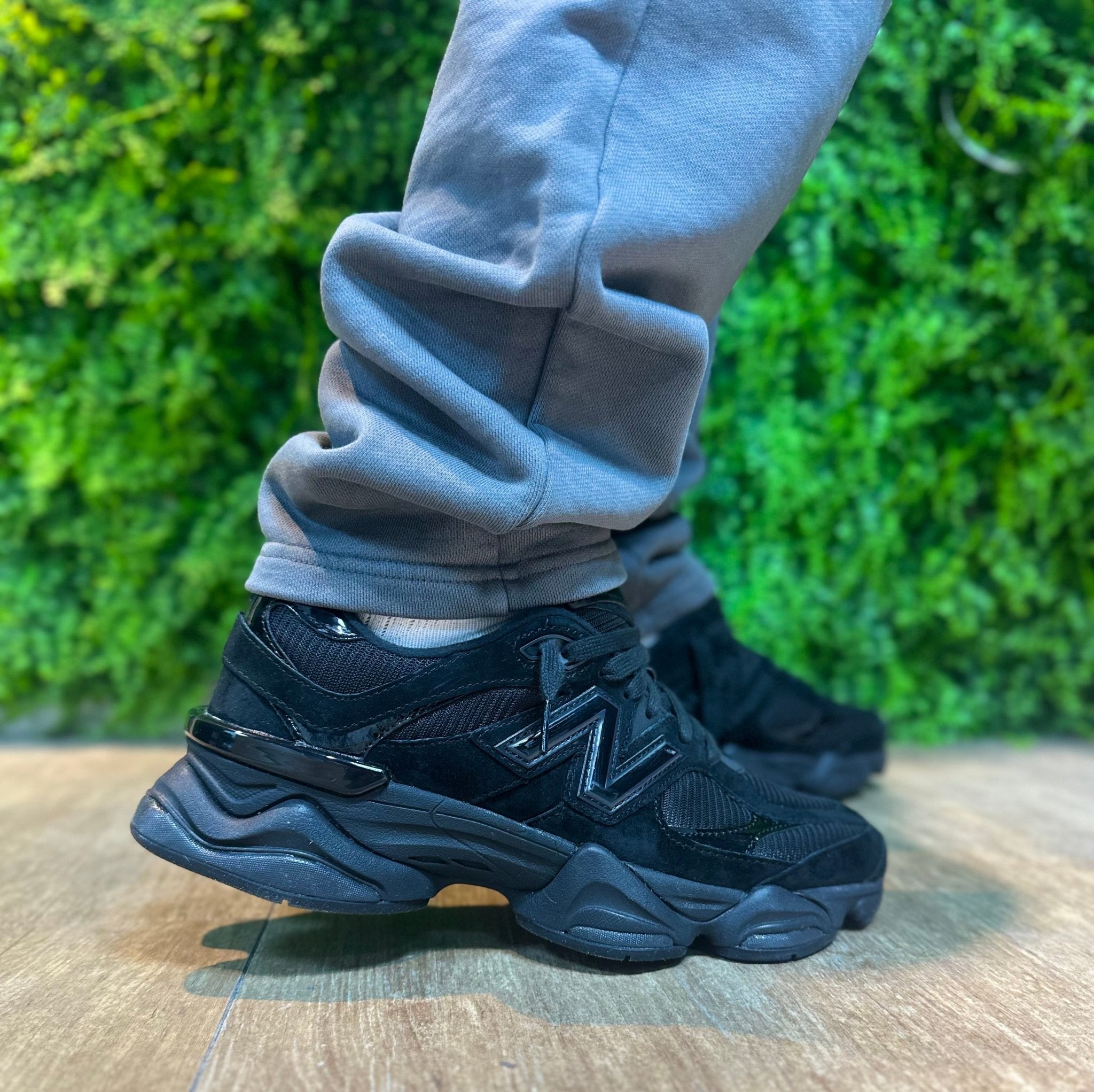 New Balance 9060 Triple Black Patent - Mentastore