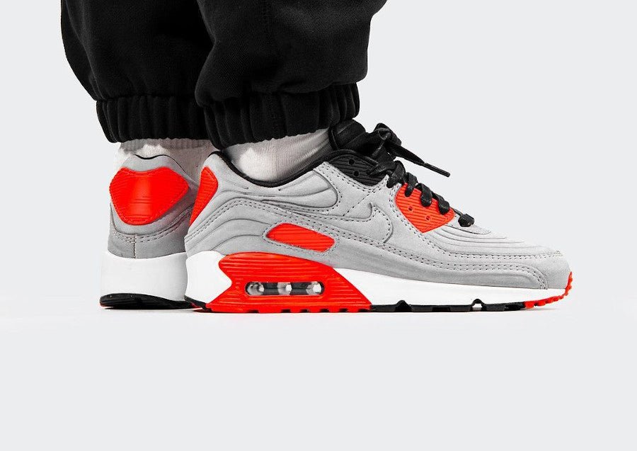 nike air max 90 night silver bright crimson