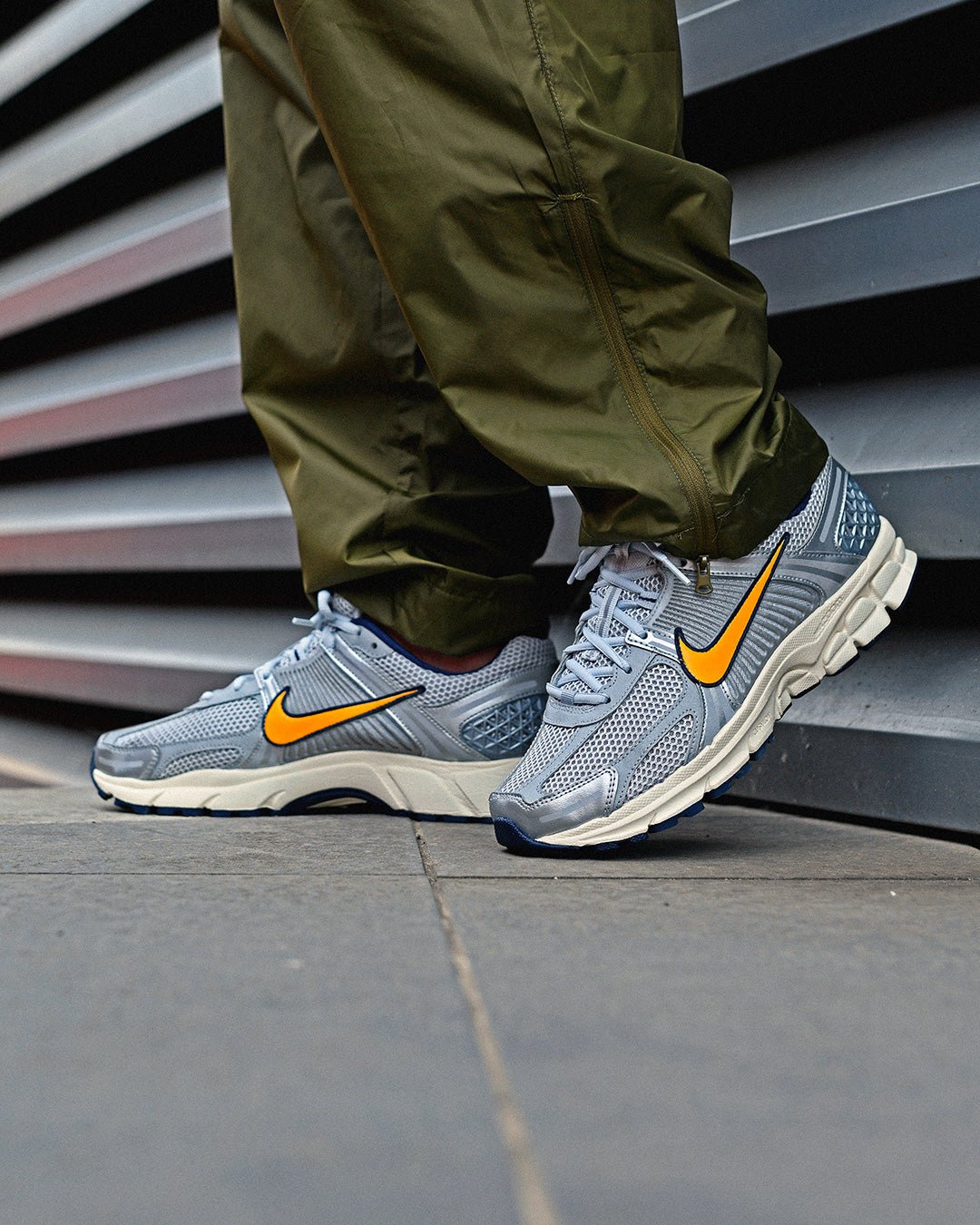 Nike Zoom Vomero 5 Pure Platinum Laser Orange - FJ4151-001 - Mentastore