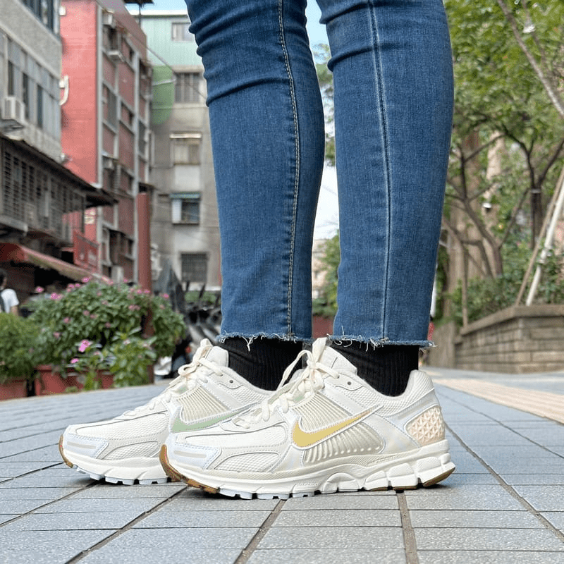 Nike Zoom Vomero 5 Sail Buff Gold - FV3638-171 - Mentastore