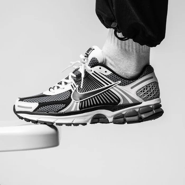 Nike Zoom Vomero 5 SE SP Dark Grey Black White - CI1694-001 - Mentastore