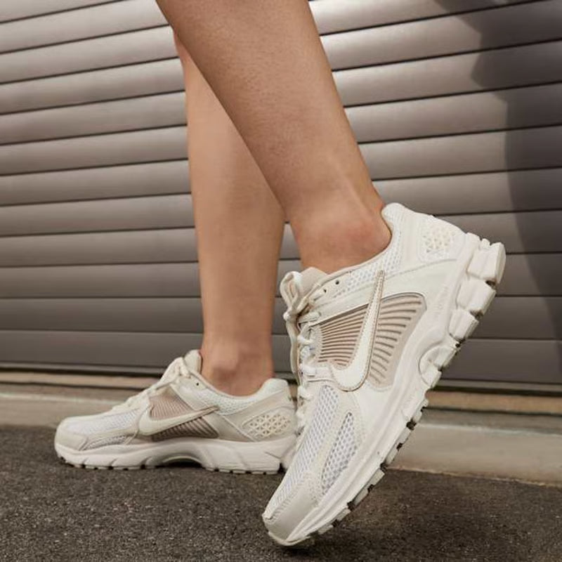 Nike Zoom Vomero 5 Sail Light Orewood Brown