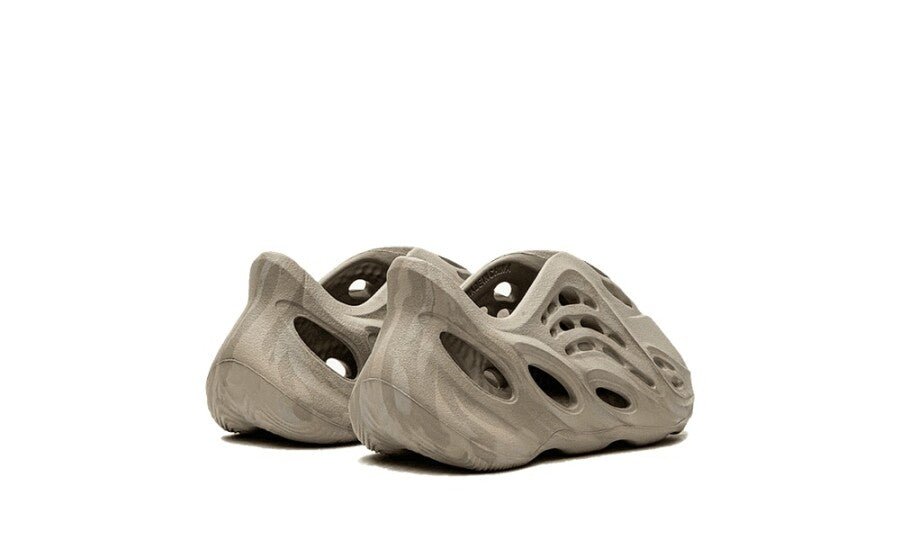 Yeezy Foam RNNR Stone Sage (Infants) - GX7296 - Mentastore
